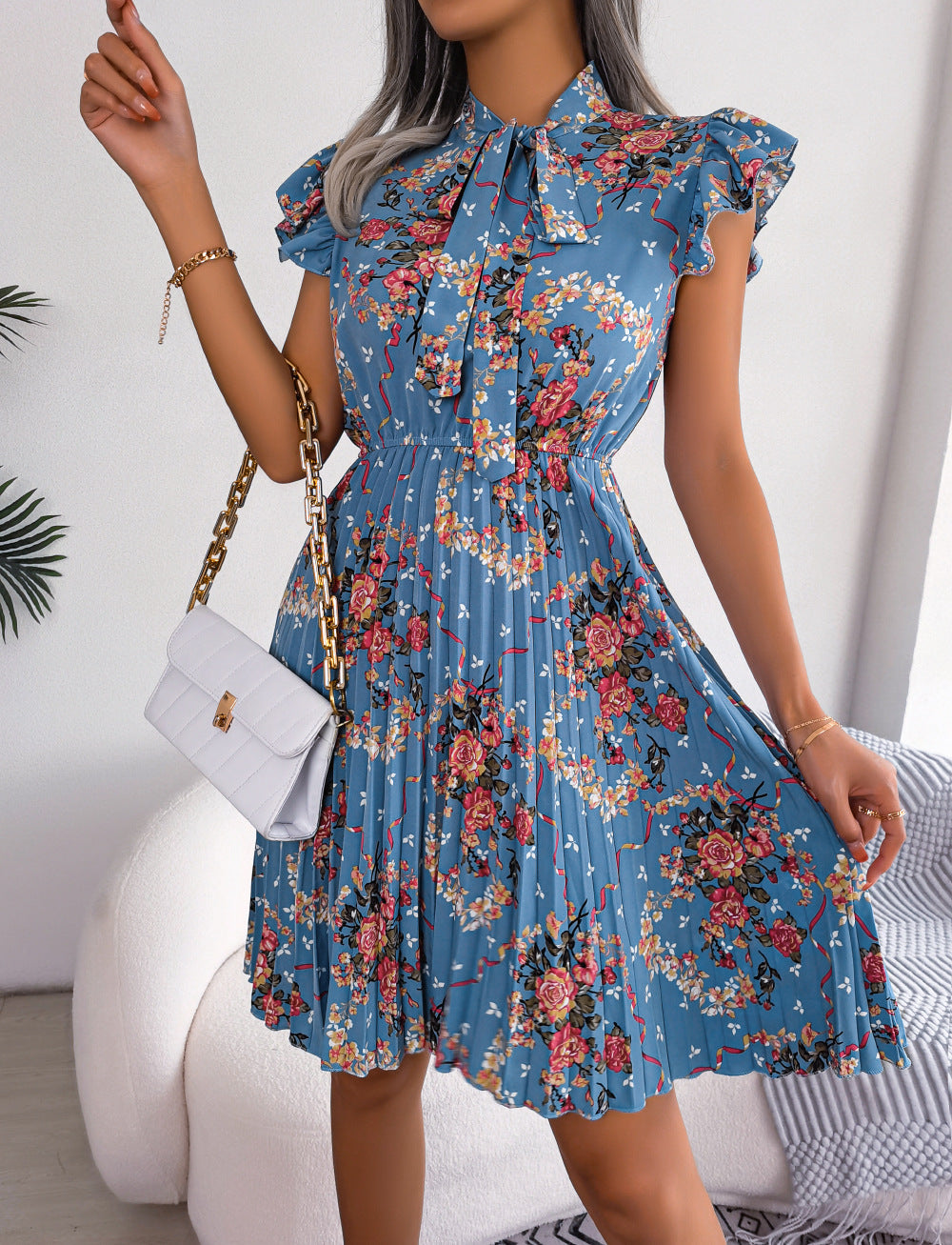 Wholesale MOQ6 Pleated Floral Printed Tie Neck Knee Length Dress Wholesale MOQ6 Pleated Floral Printed Tie Neck Knee Length Dress