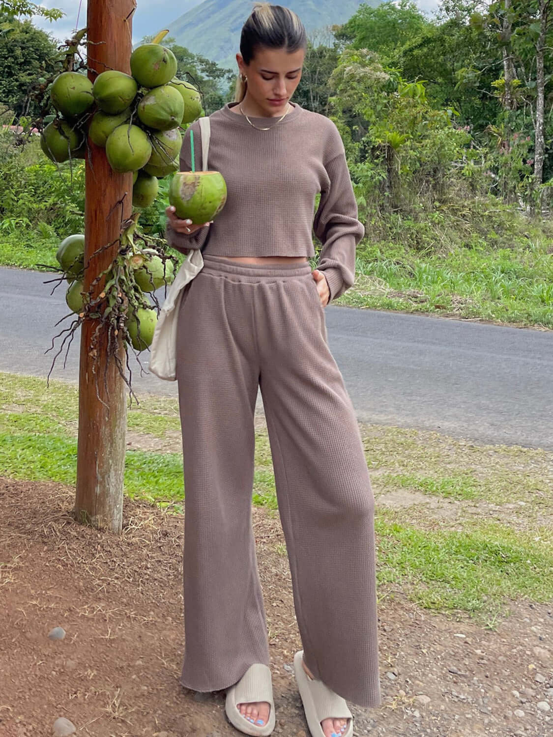 Conjunto de pantalón y top con cuello redondo en punto waffle