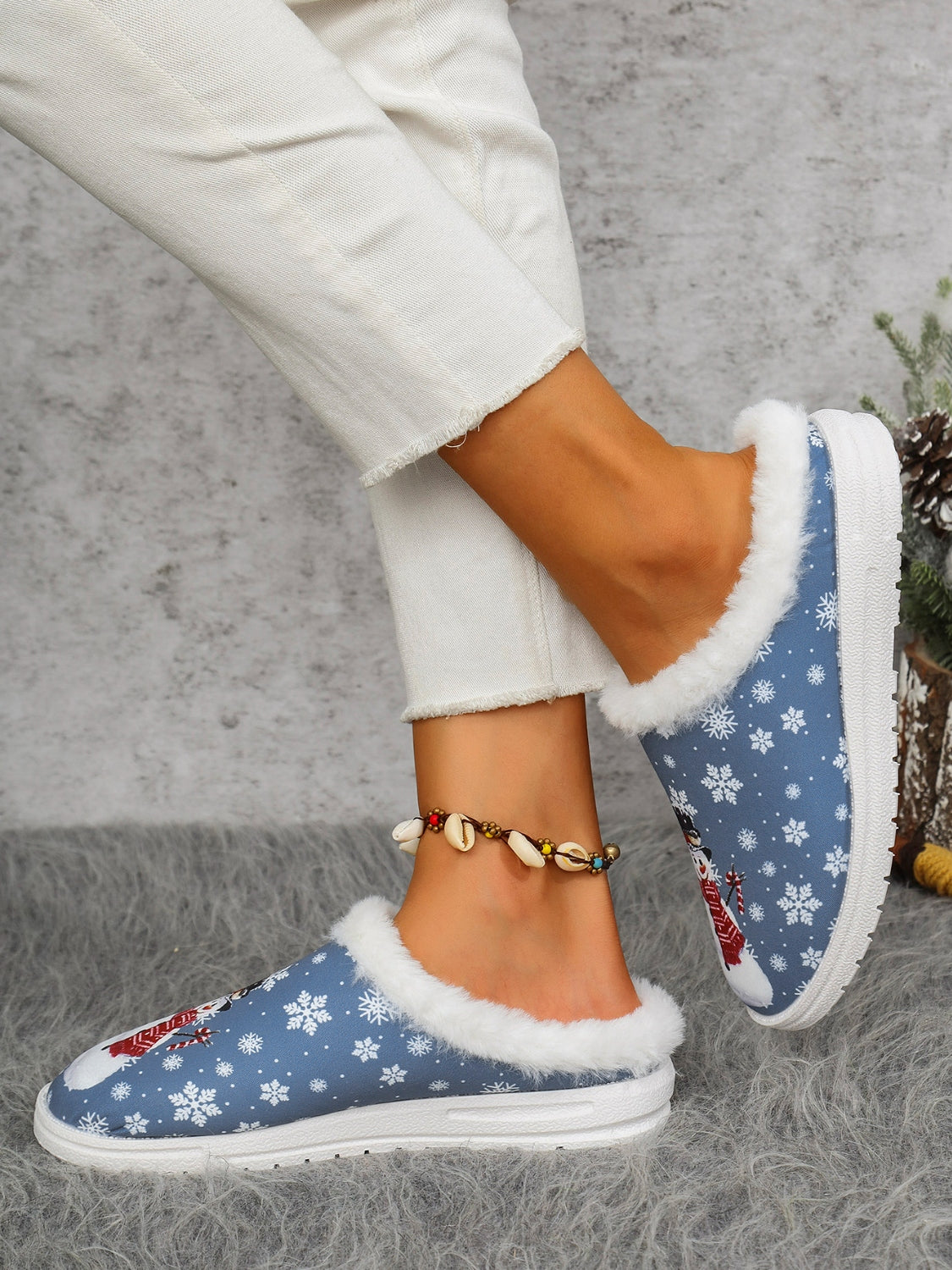 Cozy snowman print flat slippers with faux fur, perfect for holiday lounging and winter style. New arrivals for your festive wardrobe!