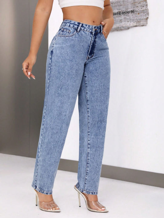 Jeans de cintura media con bolsillos
