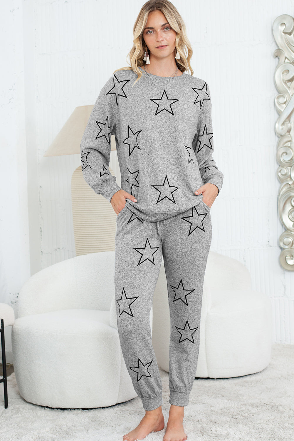 Conjunto de pantalón con cordón y top de manga larga con estampado de estrellas negras