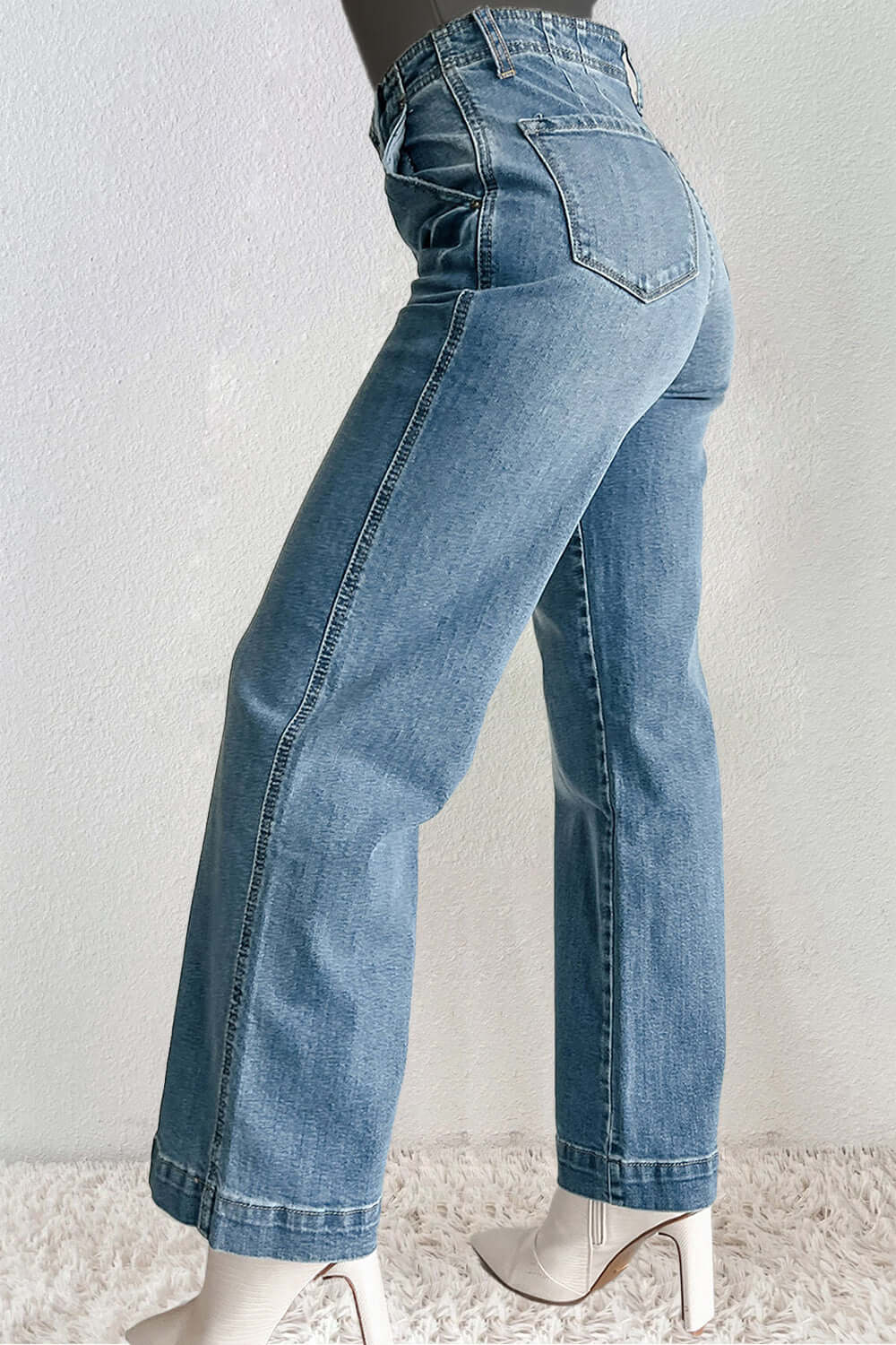 Jeans rectos con bolsillos