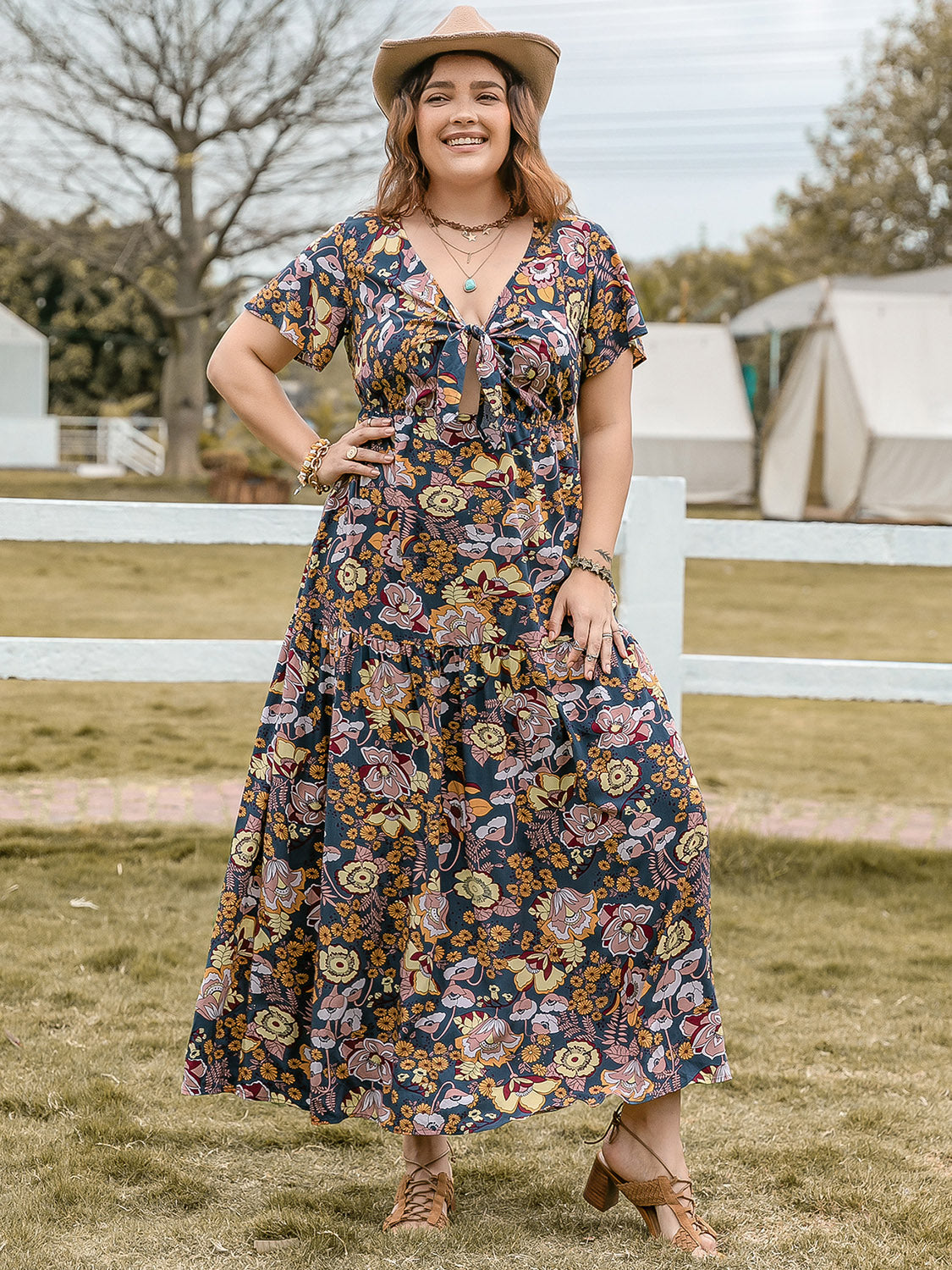 Vestido midi de manga corta estampado anudado de talla grande