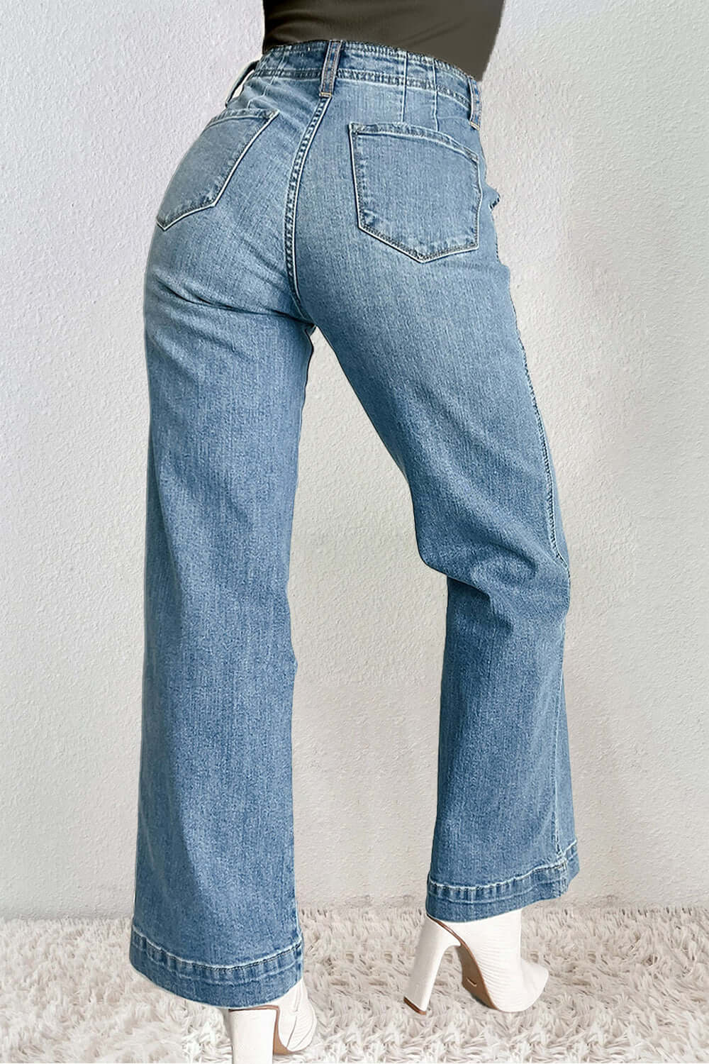 Jeans rectos con bolsillos