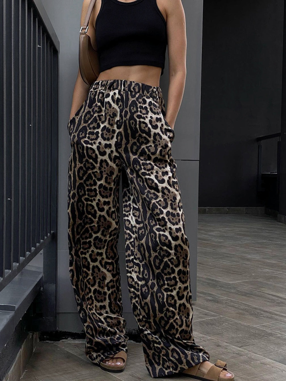 Pantalones anchos de cintura alta con estampado de leopardo