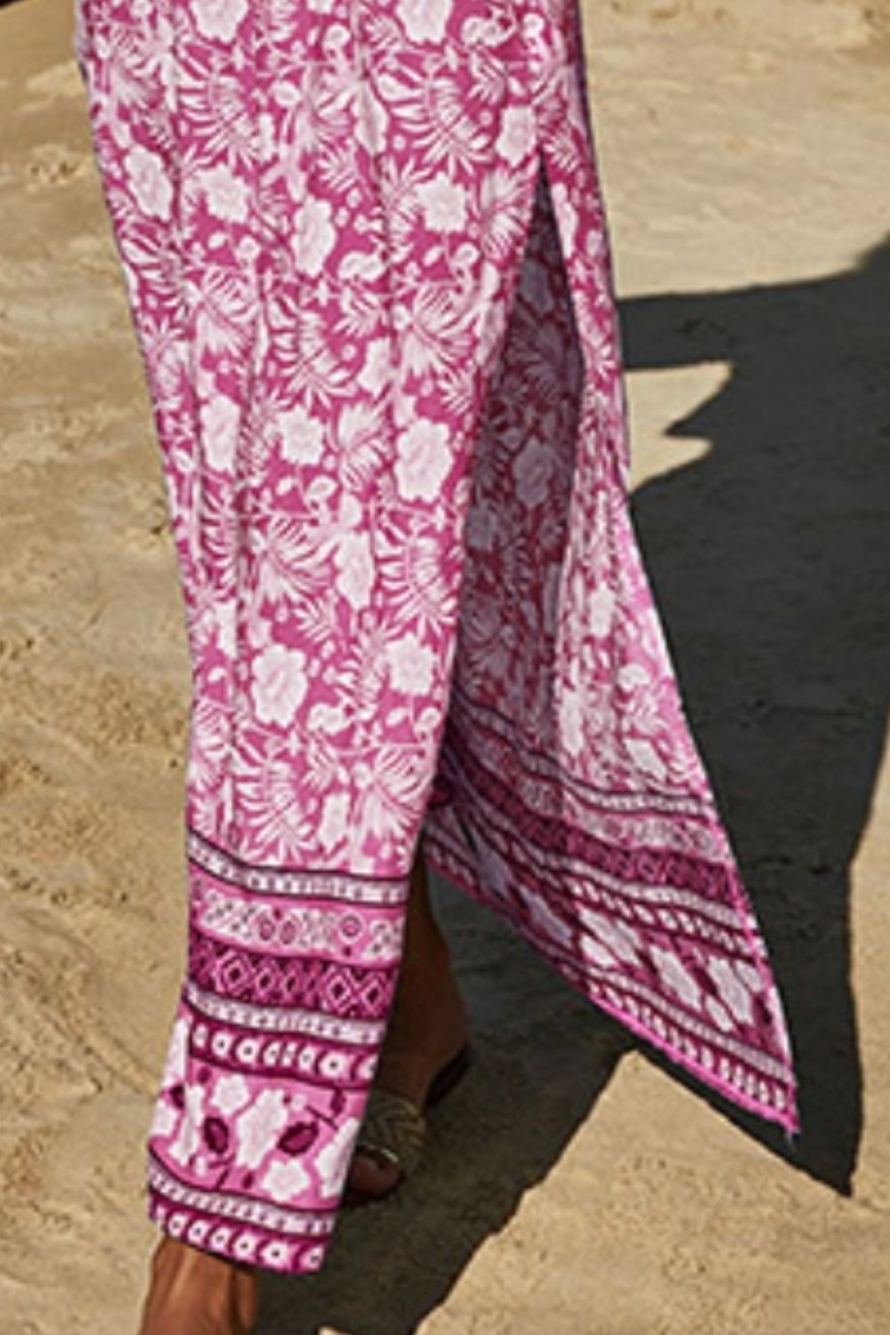 Conjunto de falda con abertura y top de media manga estampado