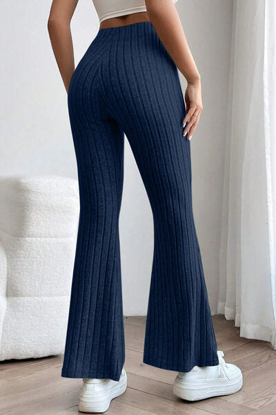 Pantalones acampanados de cintura alta acanalados de tamaño completo de Basic Bae