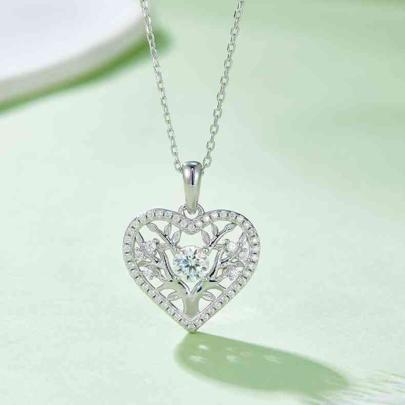 Collar con forma de corazón de plata de ley 925 con moissanita