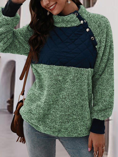 Sudadera con cuello alto en contraste y medio broche