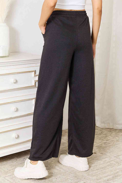 Pantalones anchos con bolsillos Basic Bae