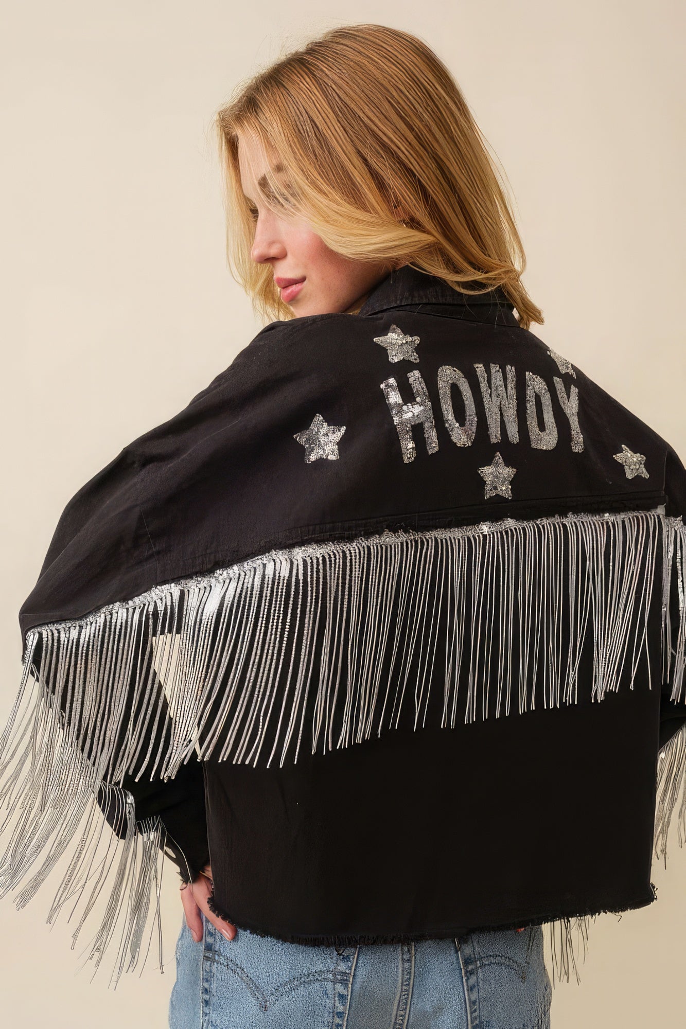 Chaqueta Howdy con flecos de lentejuelas y parches de estrellas