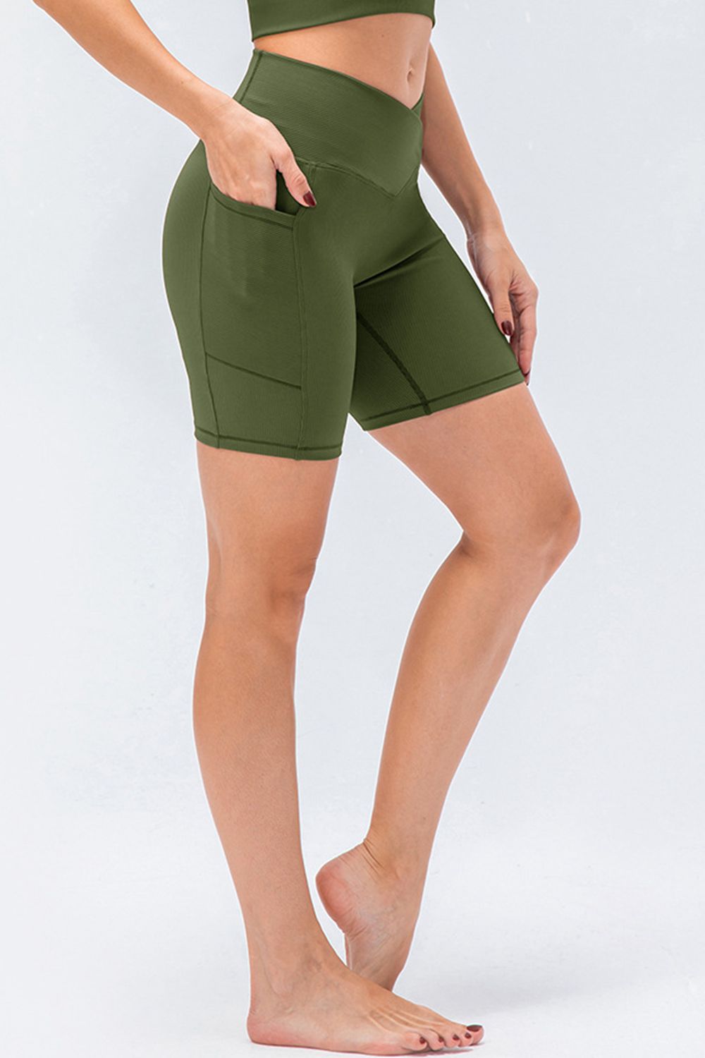 Shorts deportivos slim fit con cinturilla en V