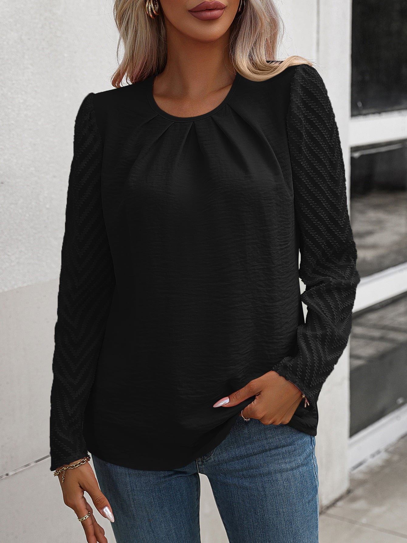 Blusa fruncida con cuello redondo y manga abullonada