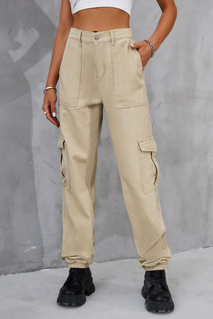 Jeans abotonados de cintura alta con bolsillos